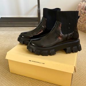 Chunky Chelsea Boots - Princess Polly